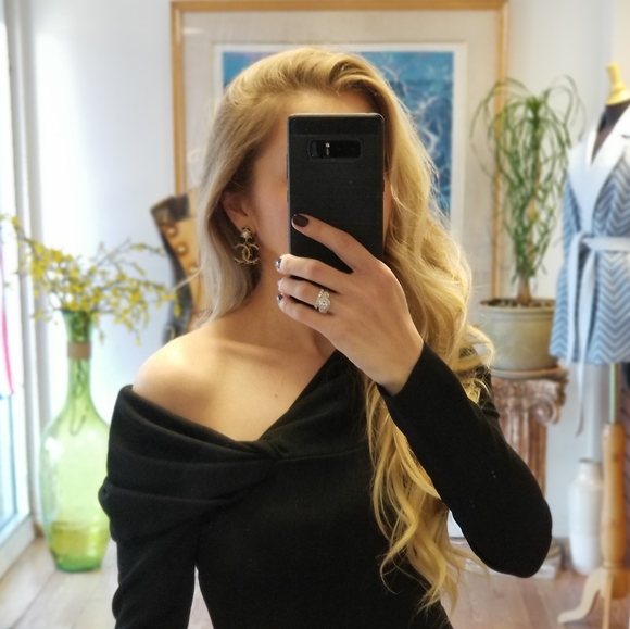 Elegant Cream Off-Shoulder Dress - Picture 8 of 12